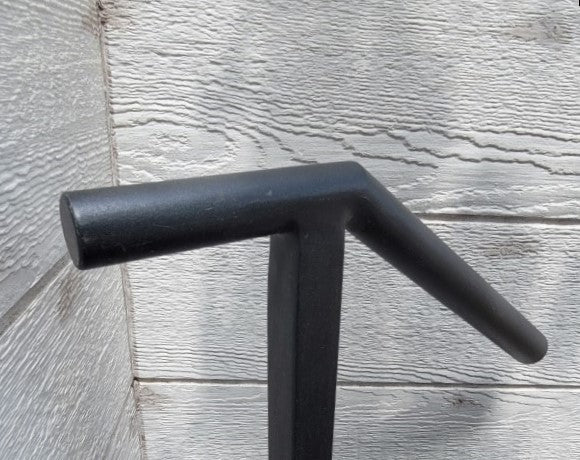 Modern outdoor grab rail for single step