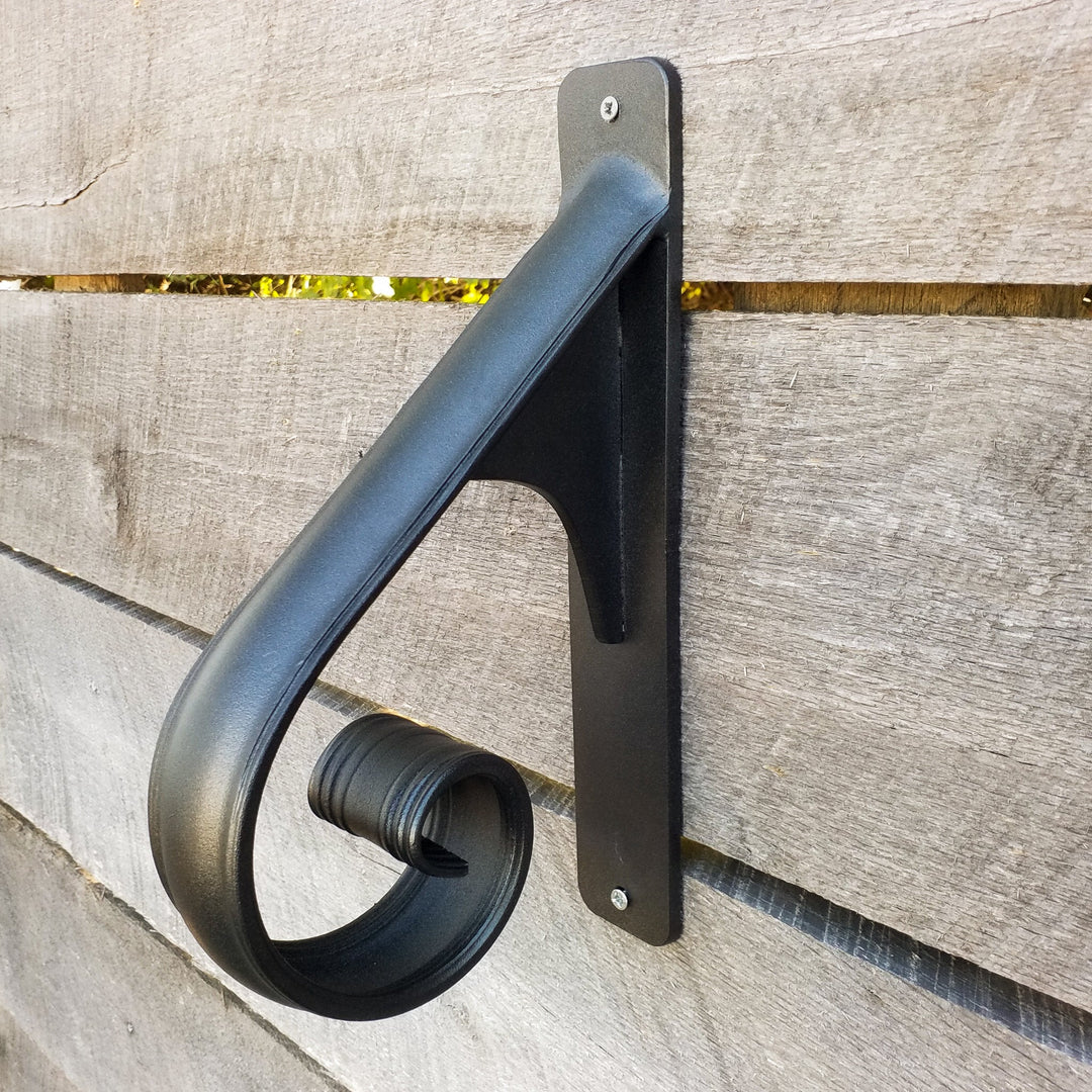 Decorative scroll handrail for single step