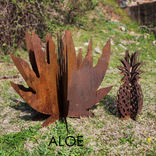 Pineapple Sculpture Outdoor Garden Decor
