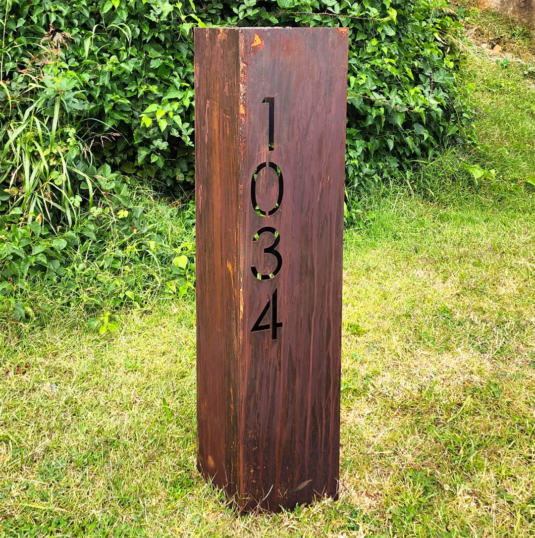 Custom Metal Address Garden Column – Personalized Outdoor Sculpture
