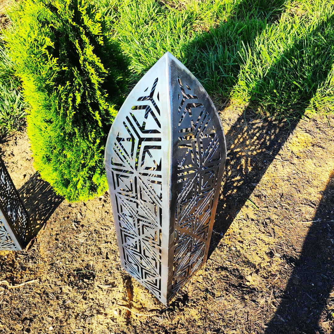 Modern Geometric Metal Garden Column | Isometric Cube Trellis