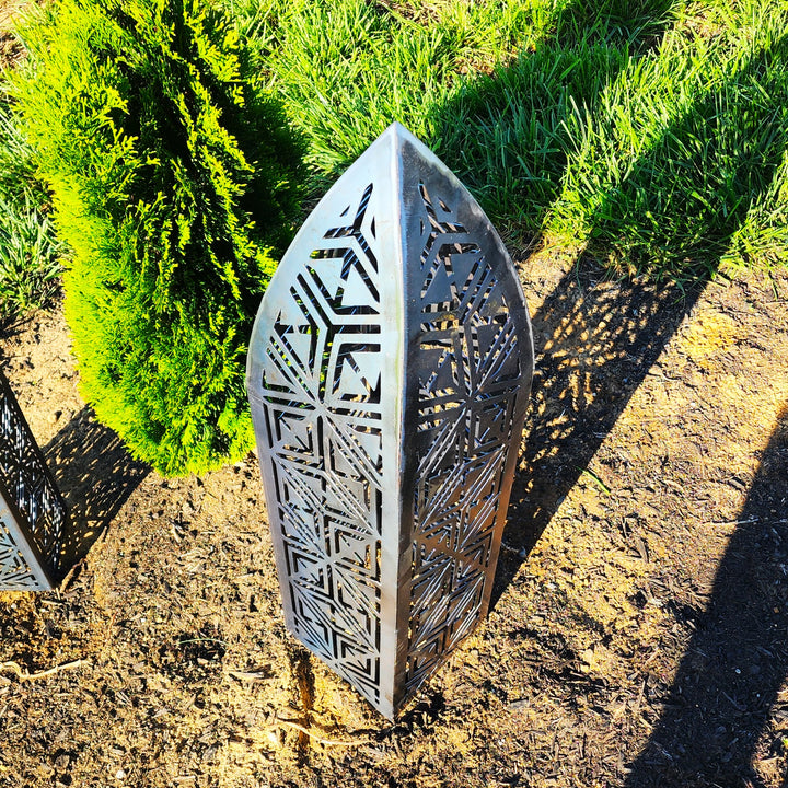 Modern Geometric Metal Garden Column | Isometric Cube Trellis