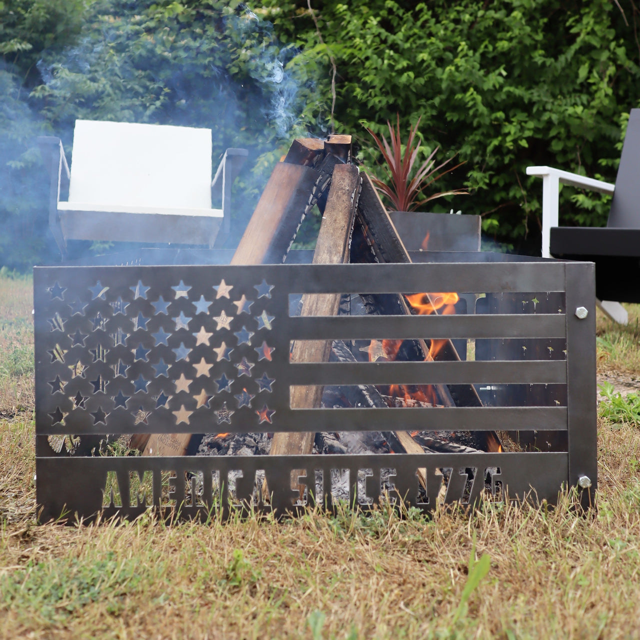 American Flag Steel Fire Pit - Metal Outdoor Backyard Fire Ring - Patriotic Patio Decor - Maker Table