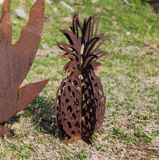 Pineapple Metal Yard Art Sculpture - Metal Sculpture - Succulent Sculpture