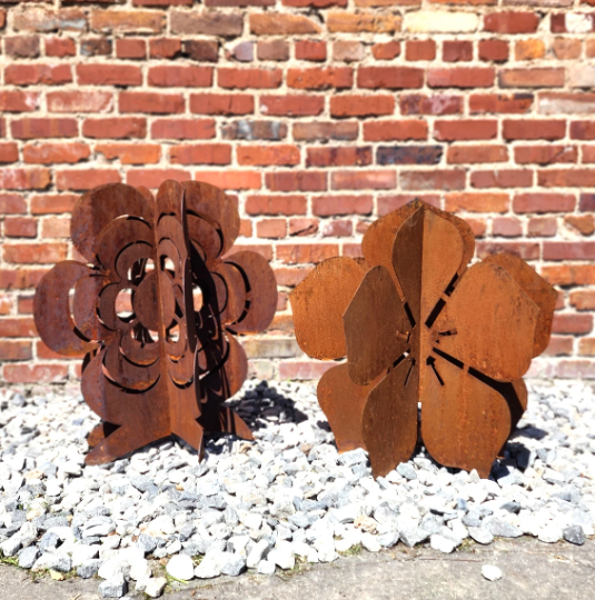 Pansy Birth Month Flower - Daisy Birth Flower - Metal Yard Art Sculpture - Custom Metal Yard Art