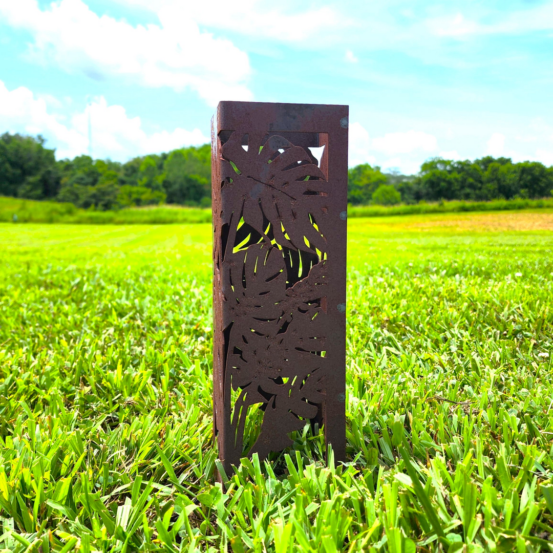 Monstera Leaf Metal Garden Column – Outdoor Decorative Rusted Steel Plant Tower