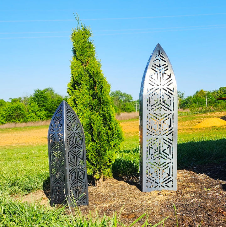 Modern Geometric Metal Garden Column | Isometric Cube Trellis