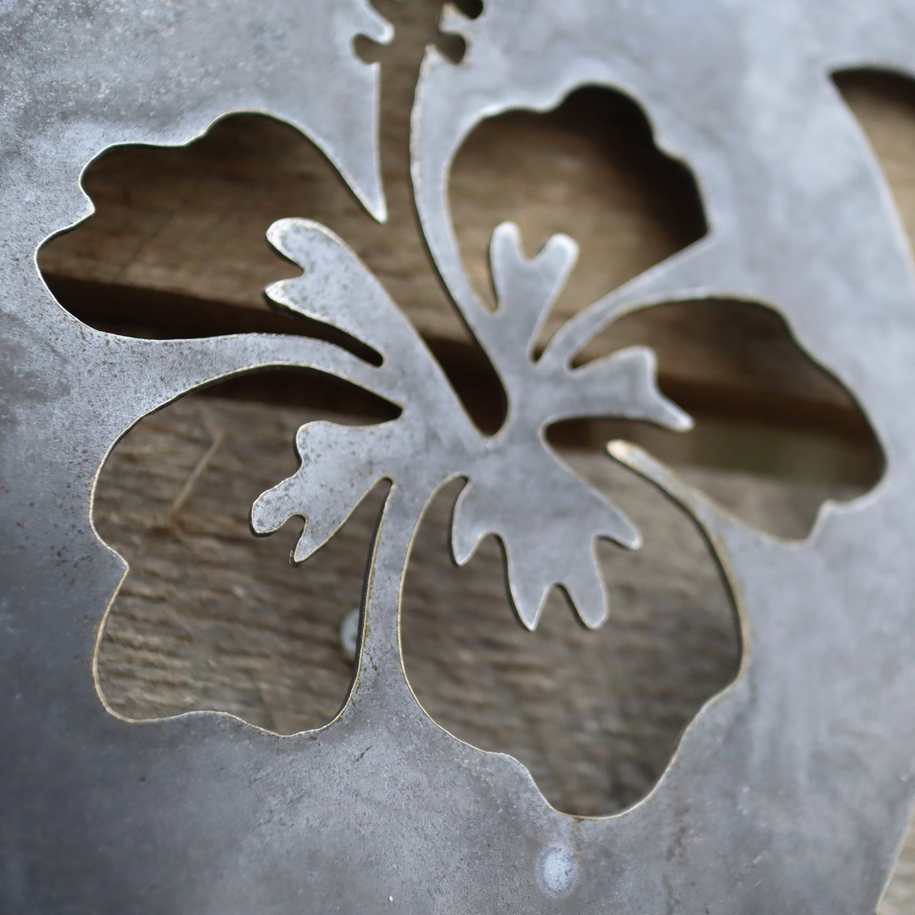 Metal Turtle Garden Stake - Steel Gardening Decor - Hawaii Hibiscus Flower Yard Art Marker