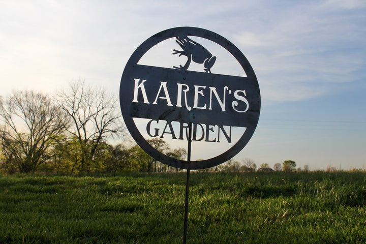 Personalized Frog Garden Stakes - Metal Gardening Decor, Dedication Memorial Yard Art Marker, Farmhouse Signs