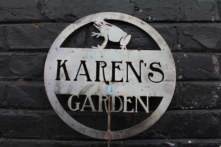 Personalized Frog Garden Stakes - Metal Gardening Decor, Dedication Memorial Yard Art Marker, Farmhouse Signs