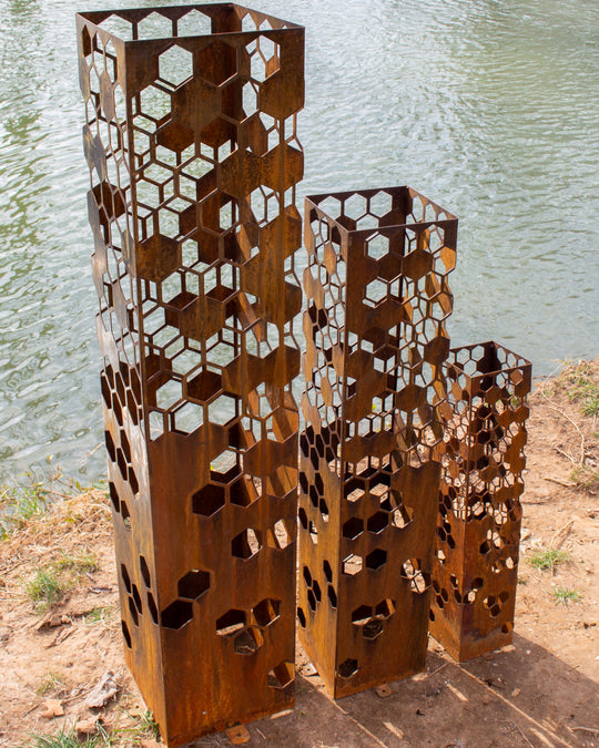 Metal Garden Columns – Maker Table
