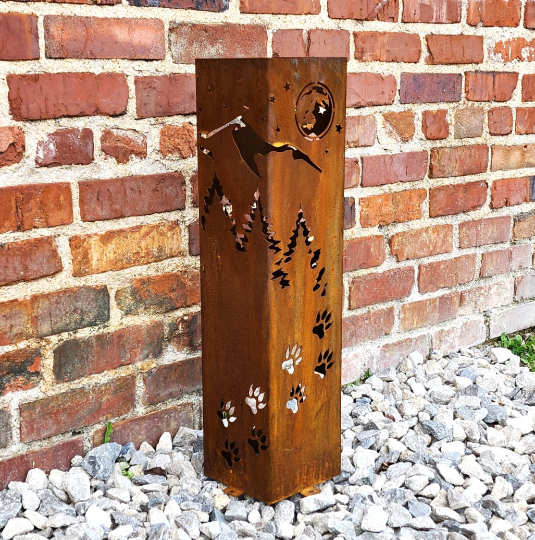 Wolf Mountain Scene Garden Columns
